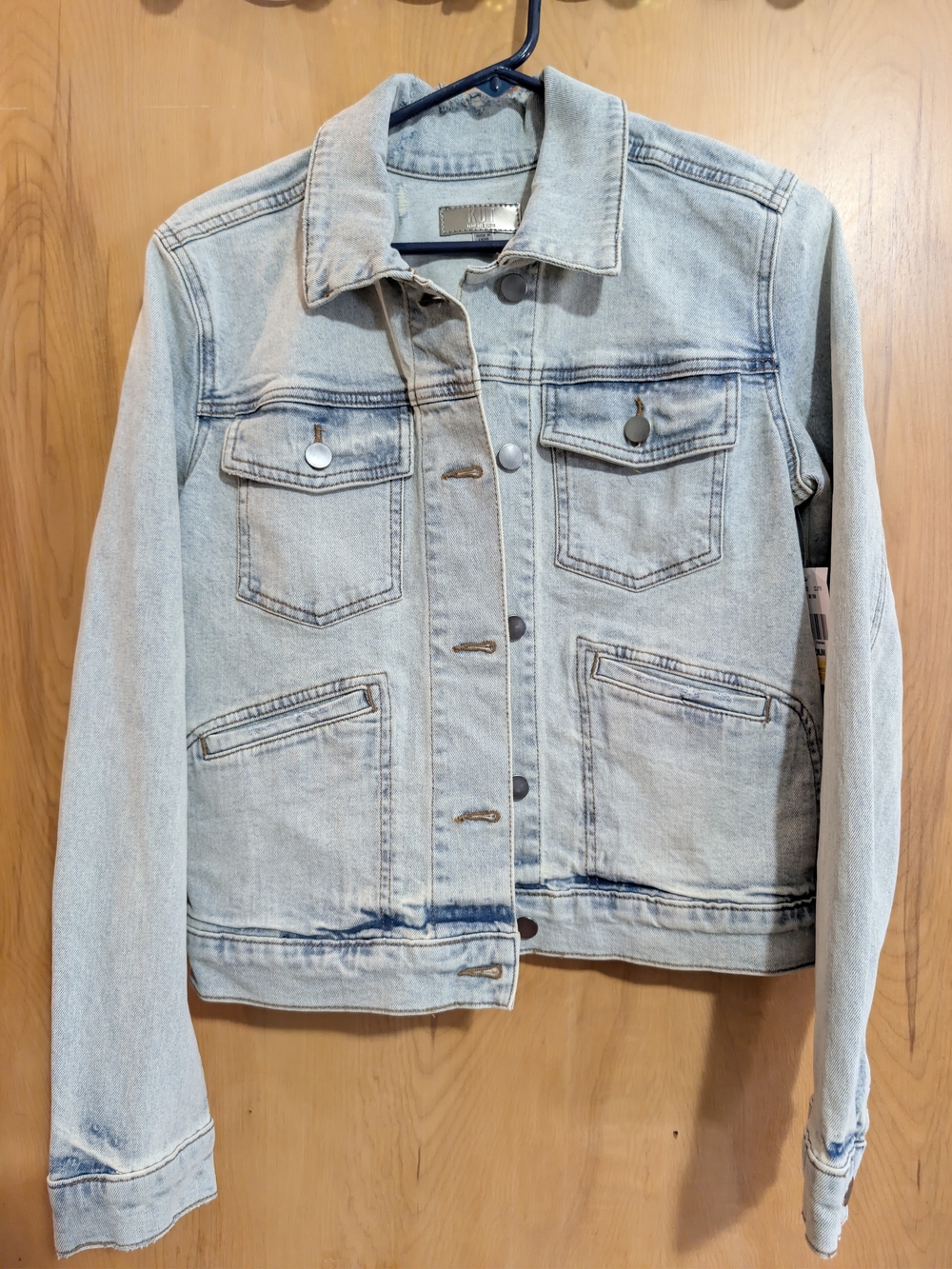 KUT From The Kloth Anne Distressed Denim Jacket M Light Wash Jean Jacket NWT